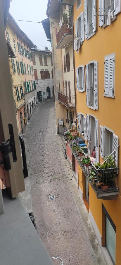 Casa Marina Lägenhet Lovere Exteriör bild